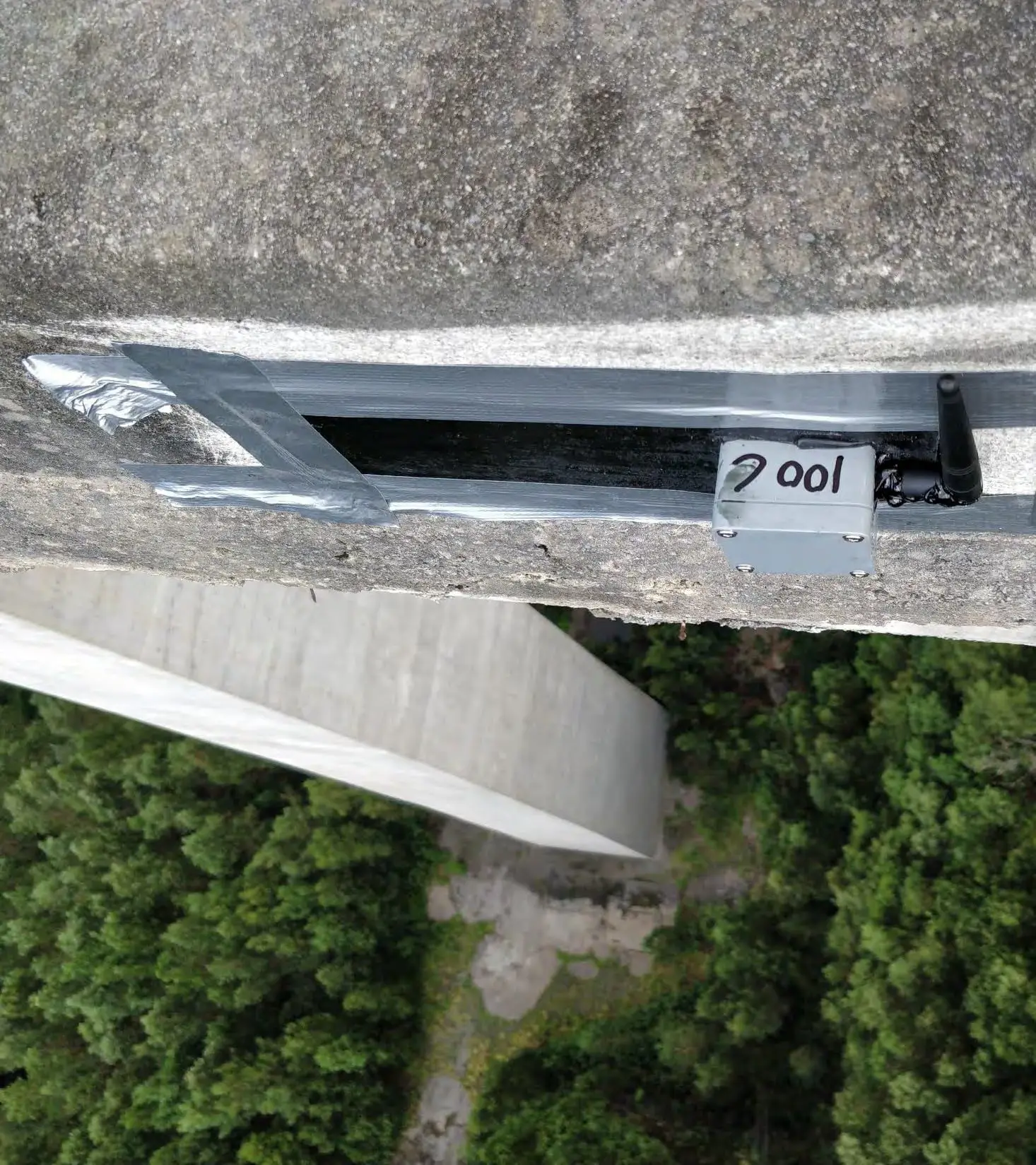 Il viadotto V9 nell’isola di São Miguel, alle Azzorre, strumentato con il sistema di monitoraggio strutturale SuperMicron.